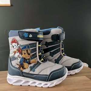 Paw Patrol Size 9 toddler snow winter boots